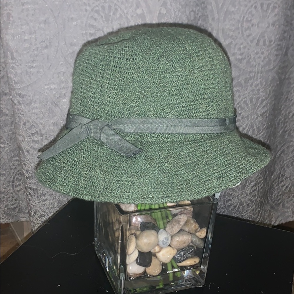 Collection Eighteen Green Hat. NWT